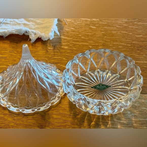Shannon Crystal “KISS” candy dish - Picture 4 of 5